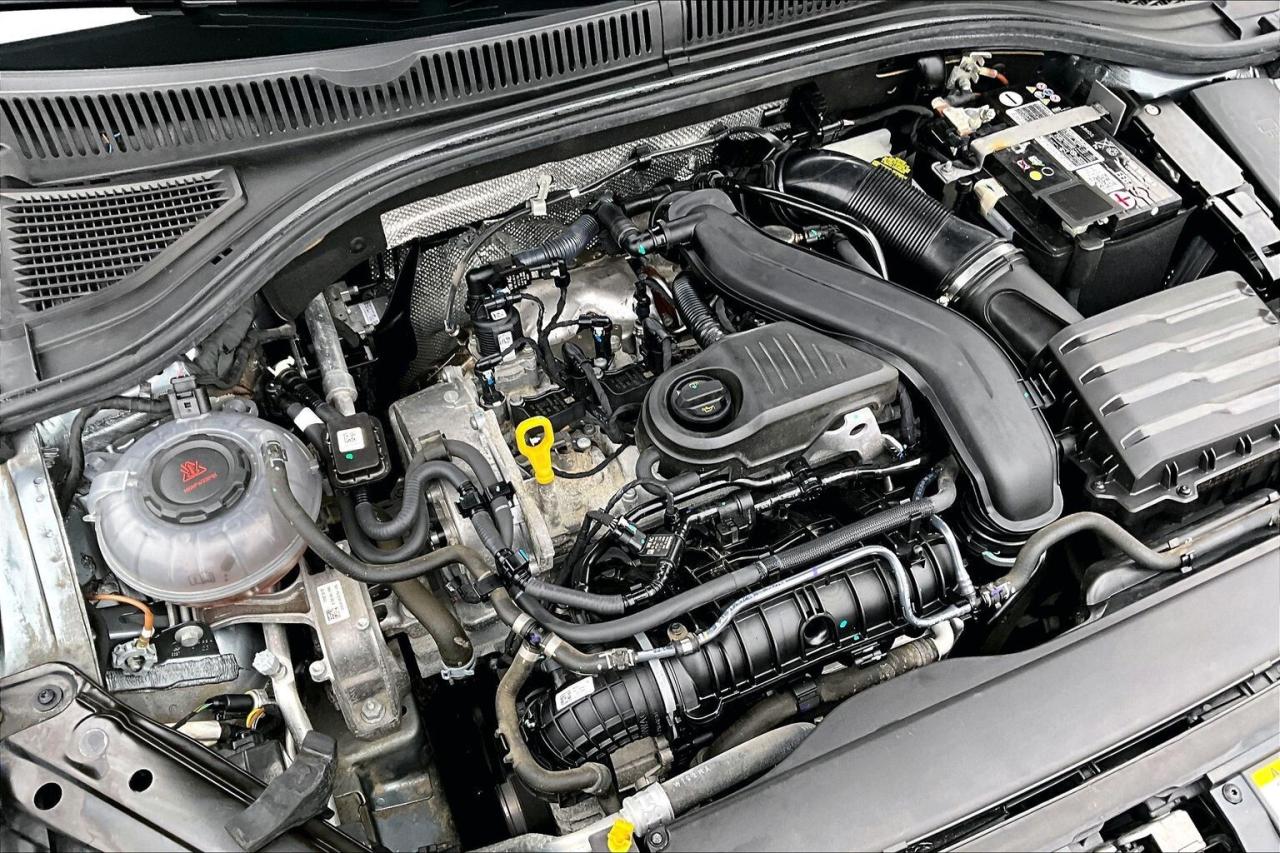 2023 Volkswagen Jetta Comfortline Sport | Heated Leather | Sunroof | FWD Photo