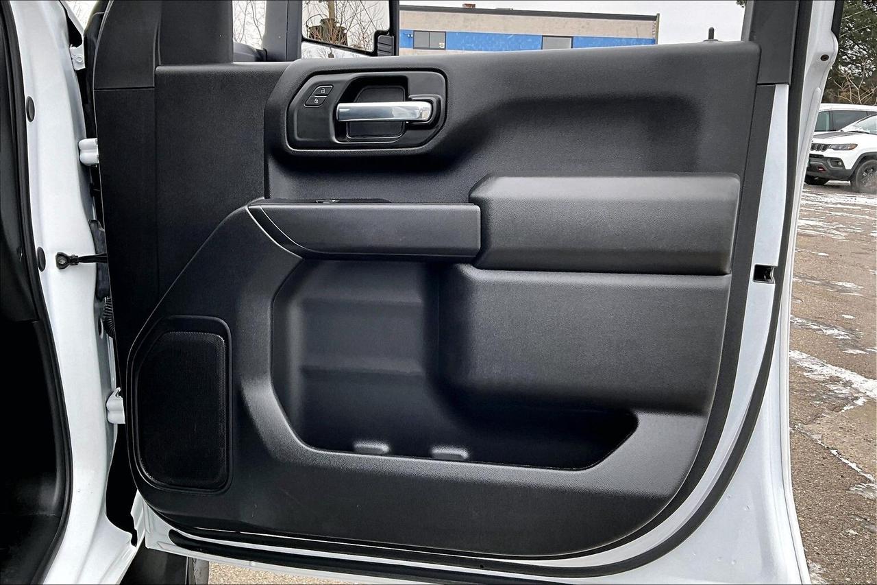 2025 Chevrolet Silverado 2500 HD Custom | 6.6L V8 | Tow Pkg | Steps Liner | 4X4 Photo