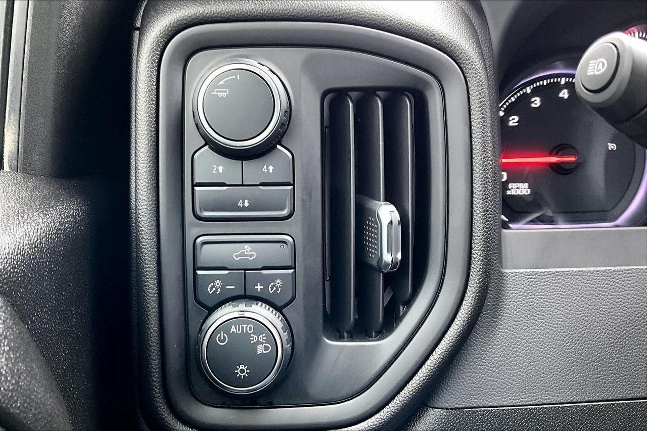 2025 Chevrolet Silverado 2500 HD Custom | 6.6L V8 | Tow Pkg | Steps Liner | 4X4 Photo