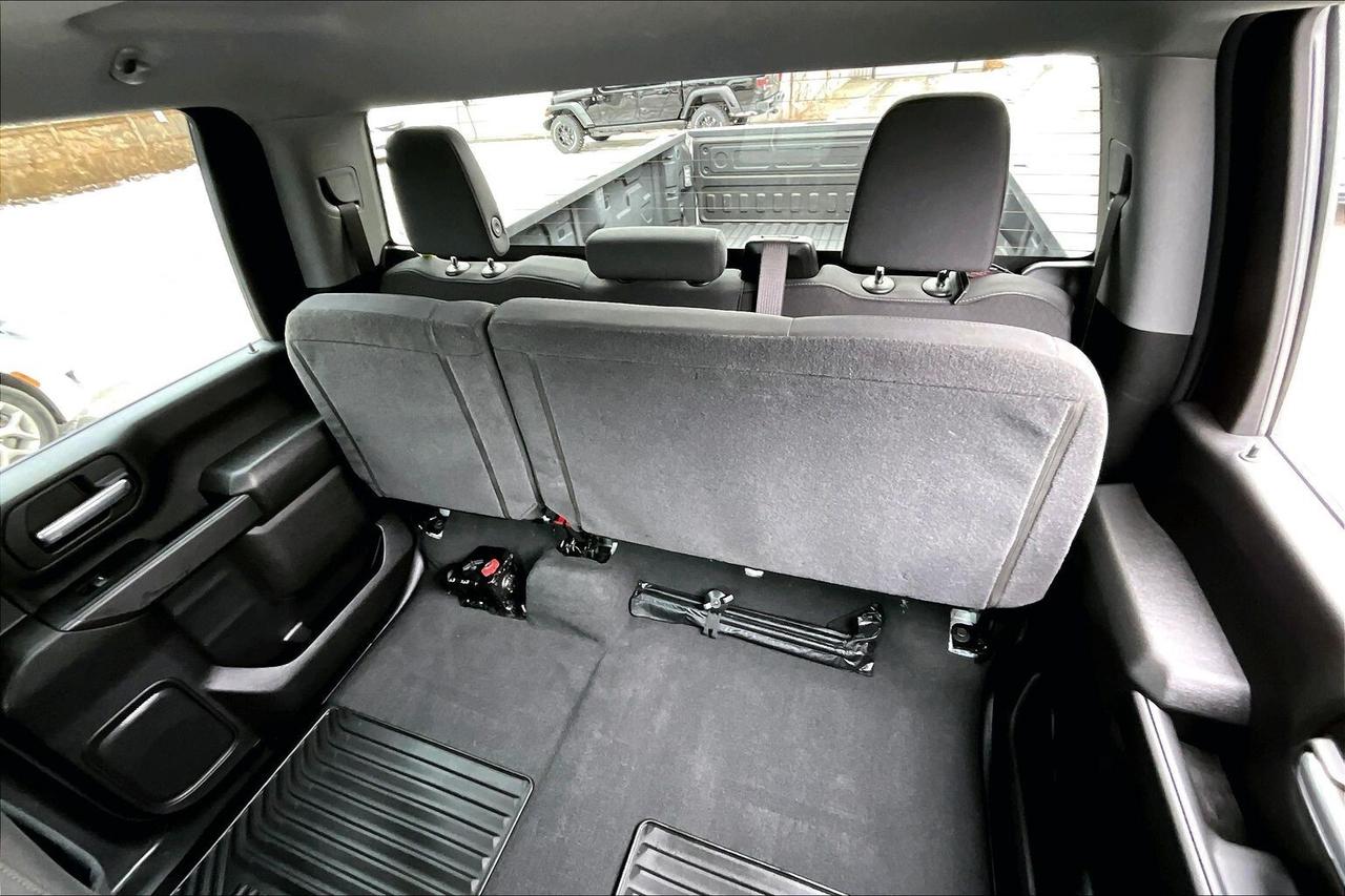 2025 Chevrolet Silverado 2500 HD Custom | 6.6L V8 | Tow Pkg | Steps Liner | 4X4 Photo