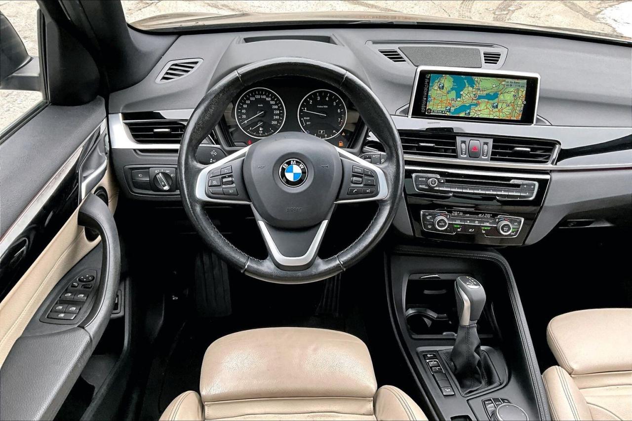 2017 BMW X1 28i |Prem Enhanced |Heated Leather |Panoroof | AWD Photo4