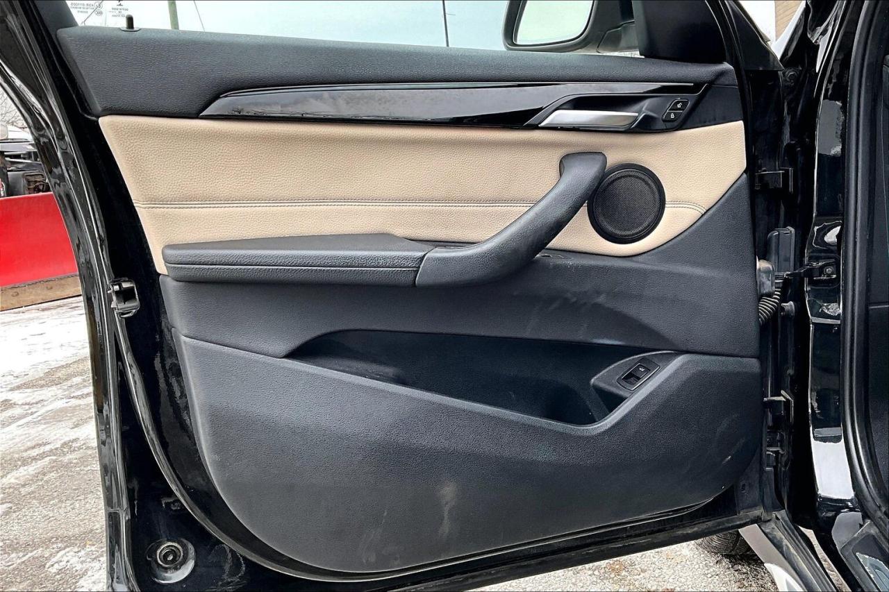 2017 BMW X1 28i |Prem Enhanced |Heated Leather |Panoroof | AWD Photo