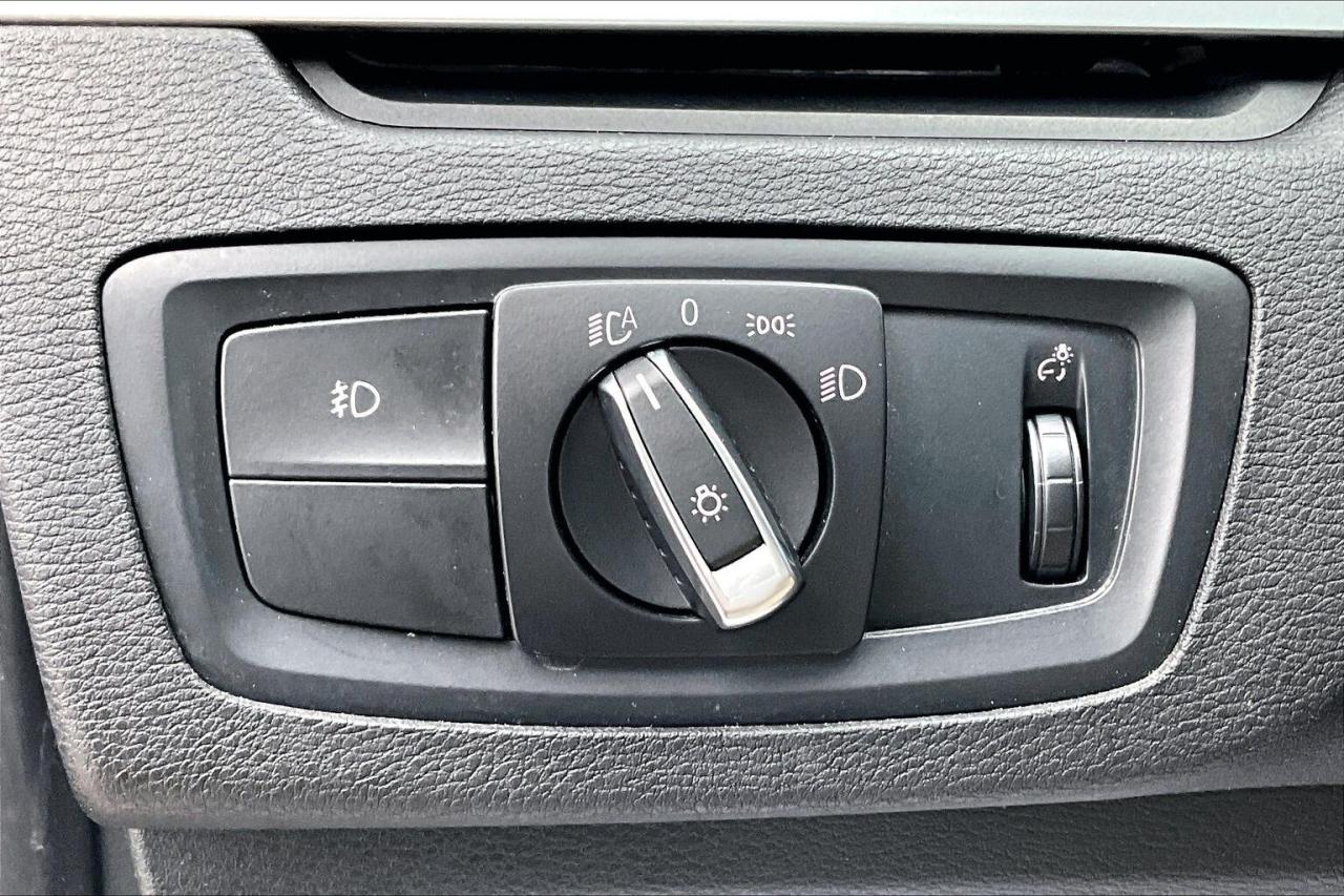 2017 BMW X1 28i |Prem Enhanced |Heated Leather |Panoroof | AWD Photo