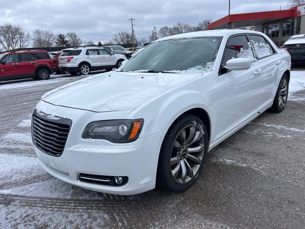 2014 Chrysler 300 S, CLEAN CARFAX, HEATED LEATHER, SUNROOF! - Photo #2