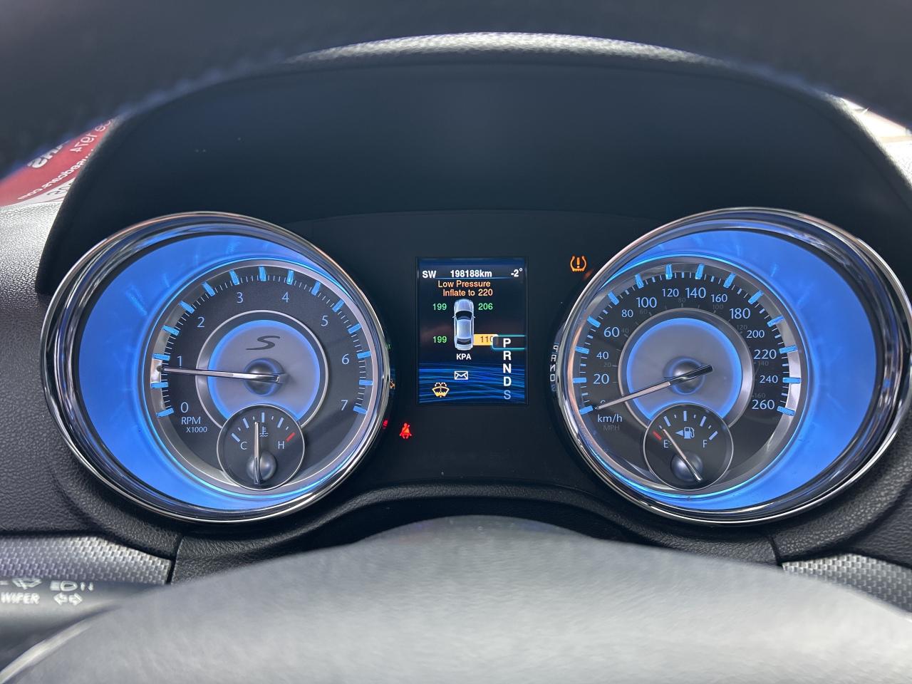 2014 Chrysler 300 S, CLEAN CARFAX, HEATED LEATHER, SUNROOF! - Photo #19