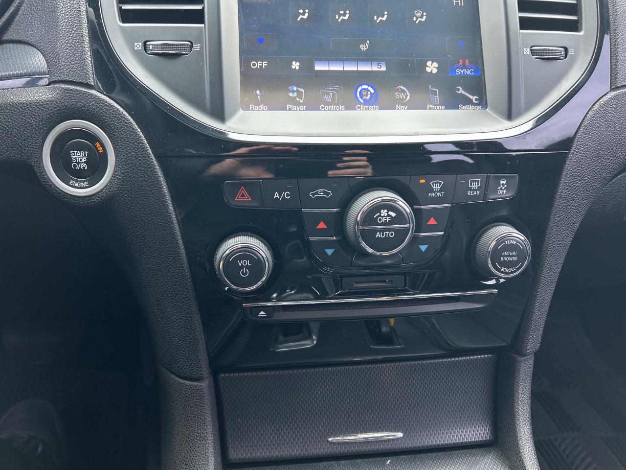 2014 Chrysler 300 S, CLEAN CARFAX, HEATED LEATHER, SUNROOF! - Photo #21