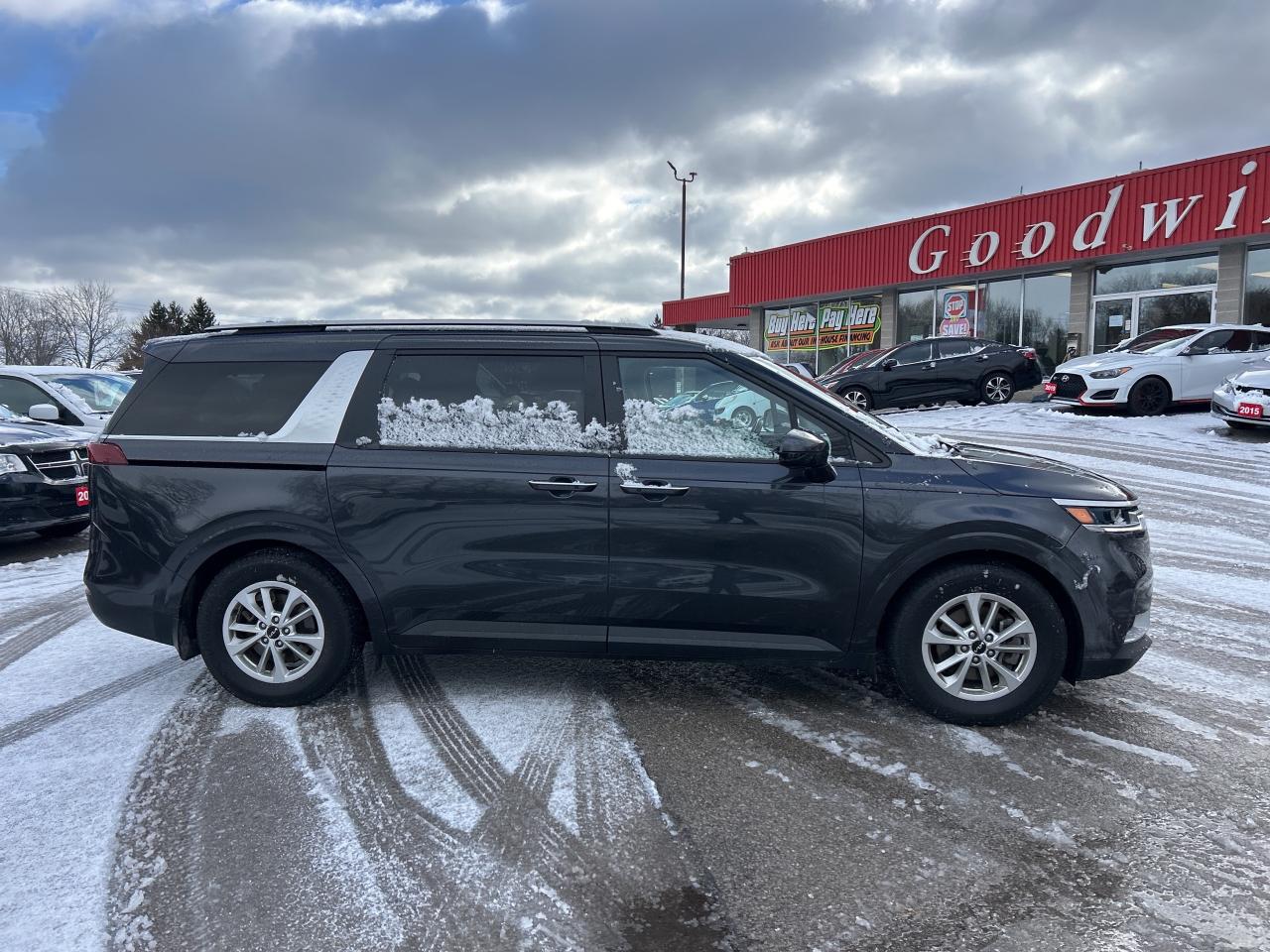 2022 Kia Carnival LX+, CLEAN CARFAX, 8 PASS, POWER SLIDING DOORS! - Photo #5