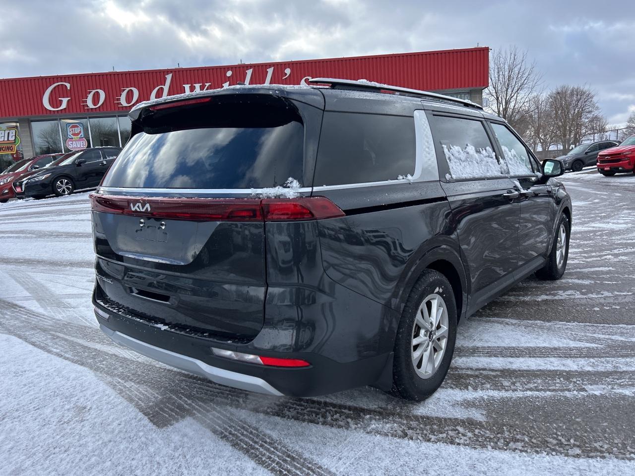 2022 Kia Carnival LX+, CLEAN CARFAX, 8 PASS, POWER SLIDING DOORS! - Photo #6