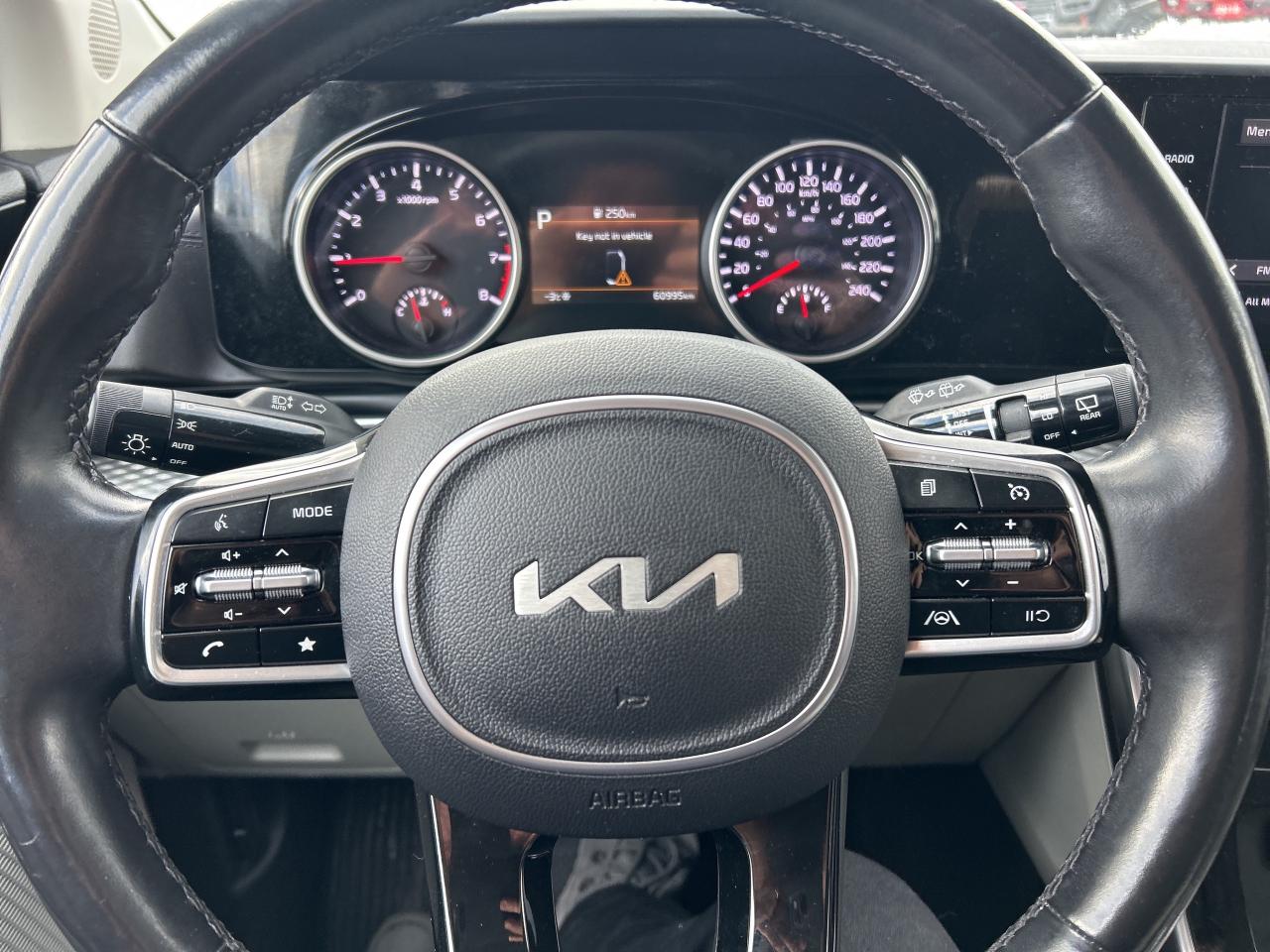 2022 Kia Carnival LX+, CLEAN CARFAX, 8 PASS, POWER SLIDING DOORS! - Photo #18