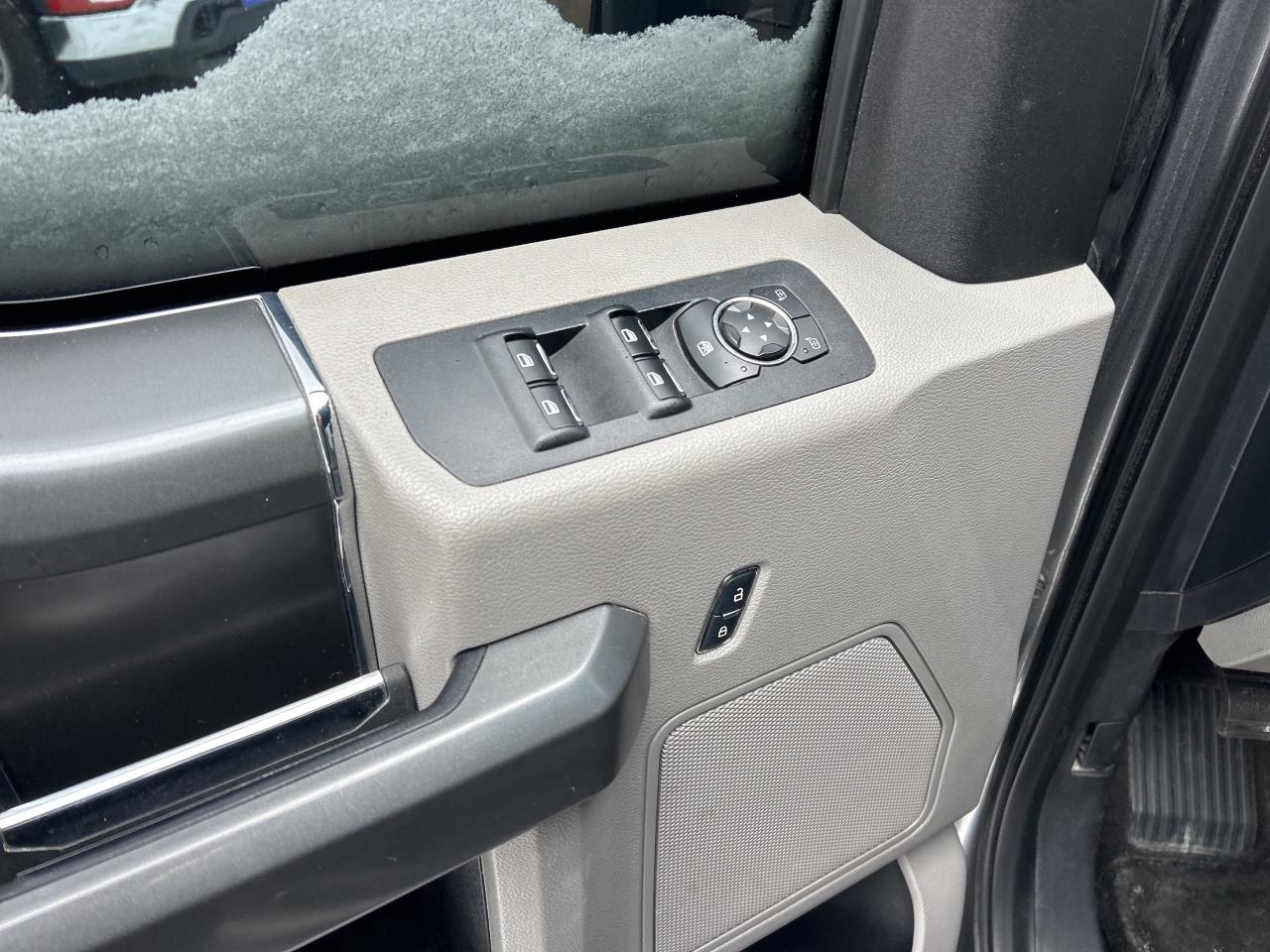 2016 Ford F-150 XLT, BACK UP CAMERA, CLEAN CARFAX! - Photo #11