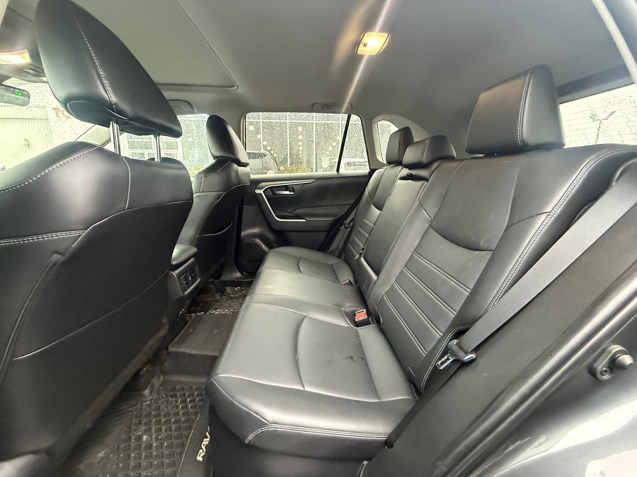 2023 Toyota RAV4 Hybrid XLE Photo