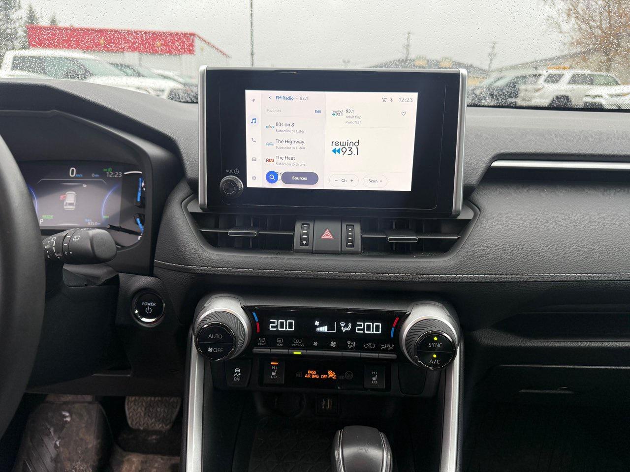 2023 Toyota RAV4 Hybrid XLE Photo