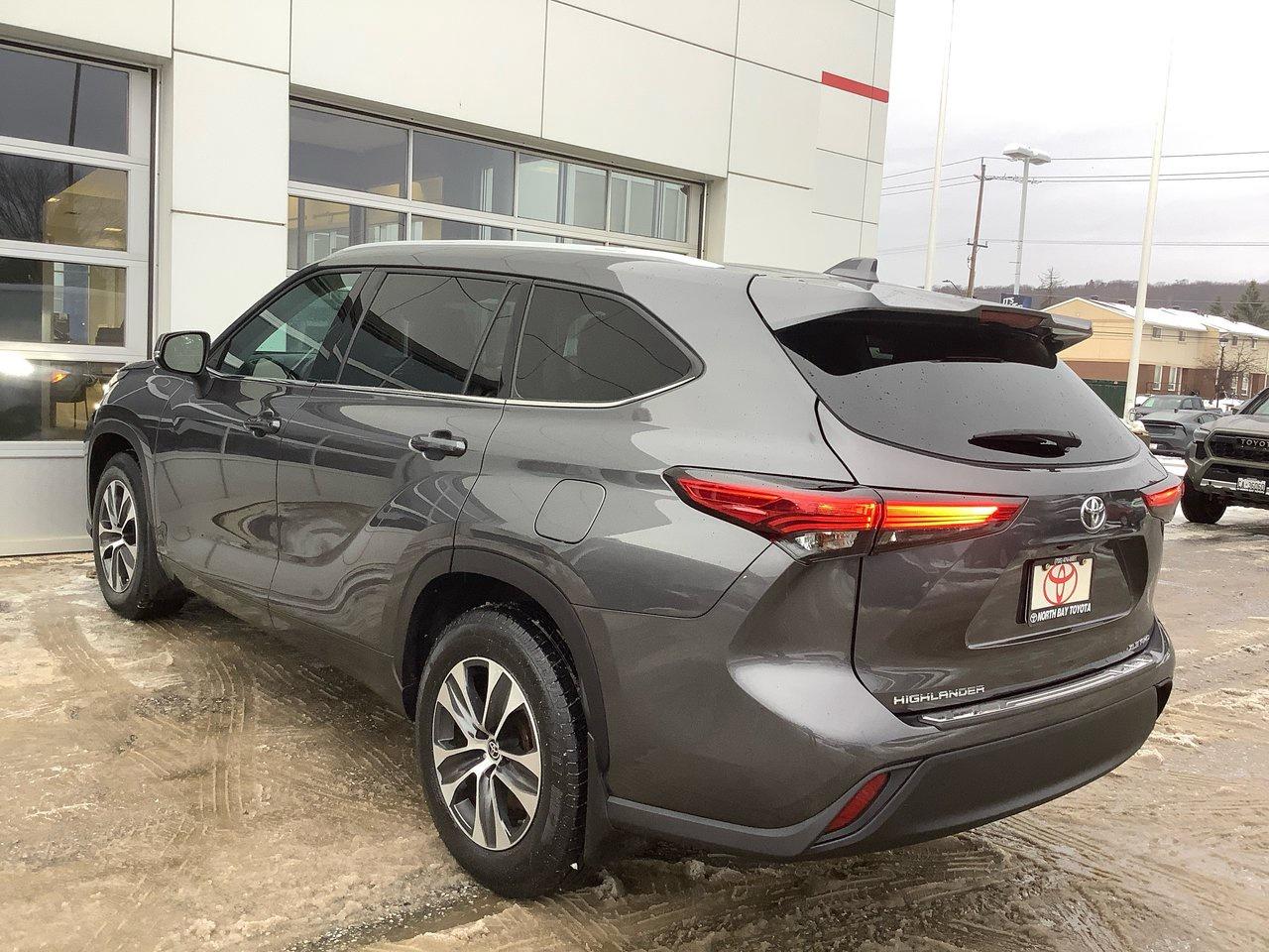 2022 Toyota Highlander XLE Photo