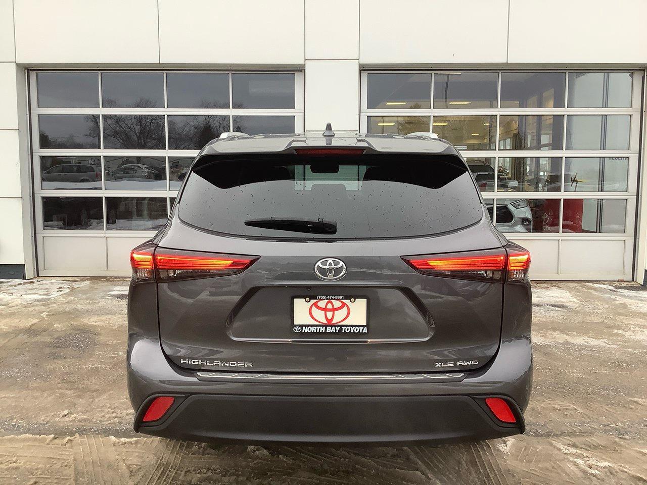 2022 Toyota Highlander XLE Photo