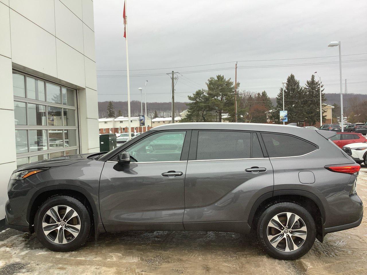 2022 Toyota Highlander XLE Photo