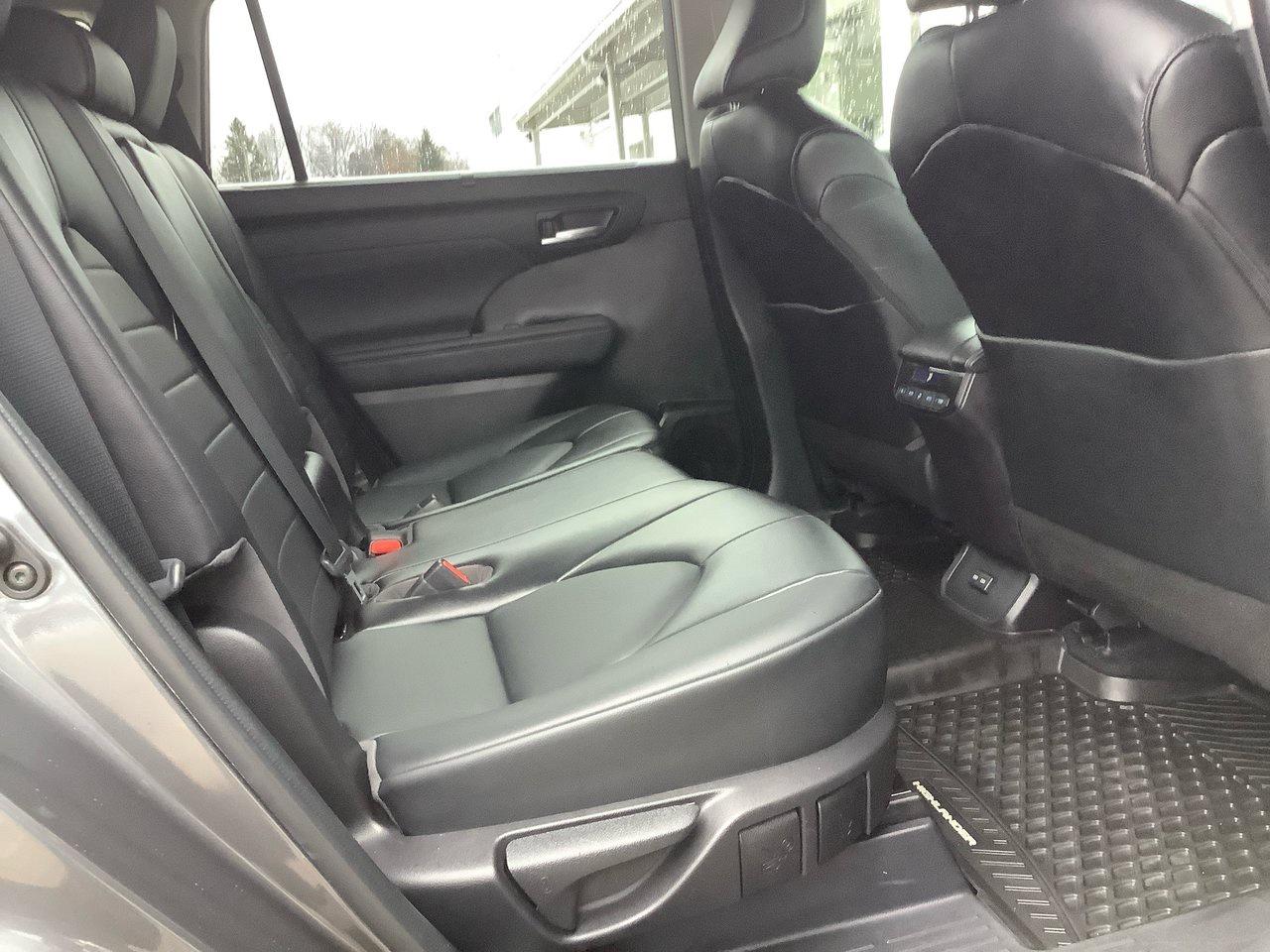 2022 Toyota Highlander XLE Photo