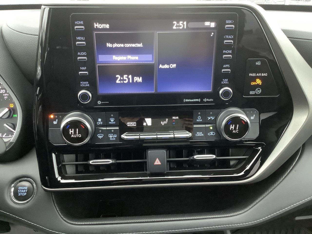 2022 Toyota Highlander XLE Photo