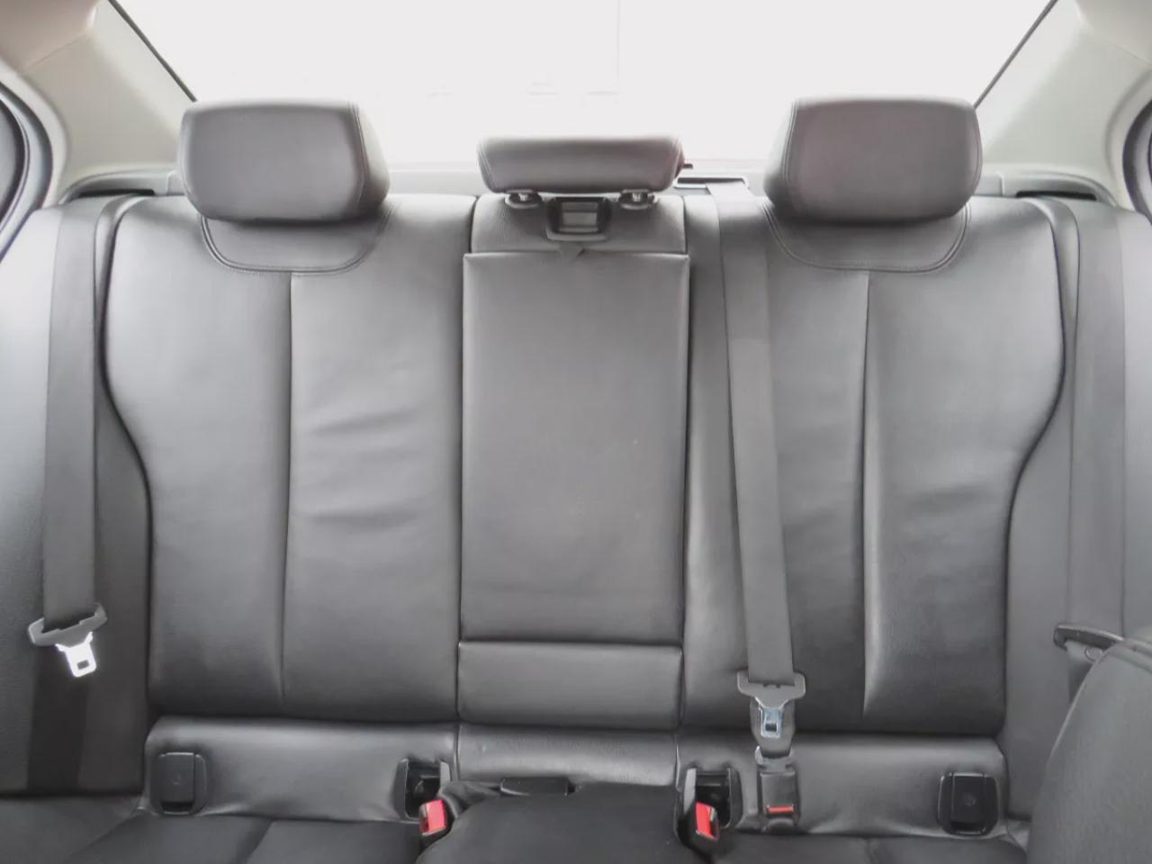 2014 BMW 3 Series 320i xDrive (**SAFETY/CERTIFIED!!**CLEAN TITLE/NO ACCIDENTS!!**VERY LOW KM!!**AWD**ALLOY RIMS**LEATHER**SUNROOF**FOG LIGHTS**HEATED SEATS**CD PLAYER**RUBBER MATS**DUAL CLIMATE CONTROL**DRIVE MODES**PUSH BUTTON START**CRUISE CONTROL**BLUETOOTH**) Photo