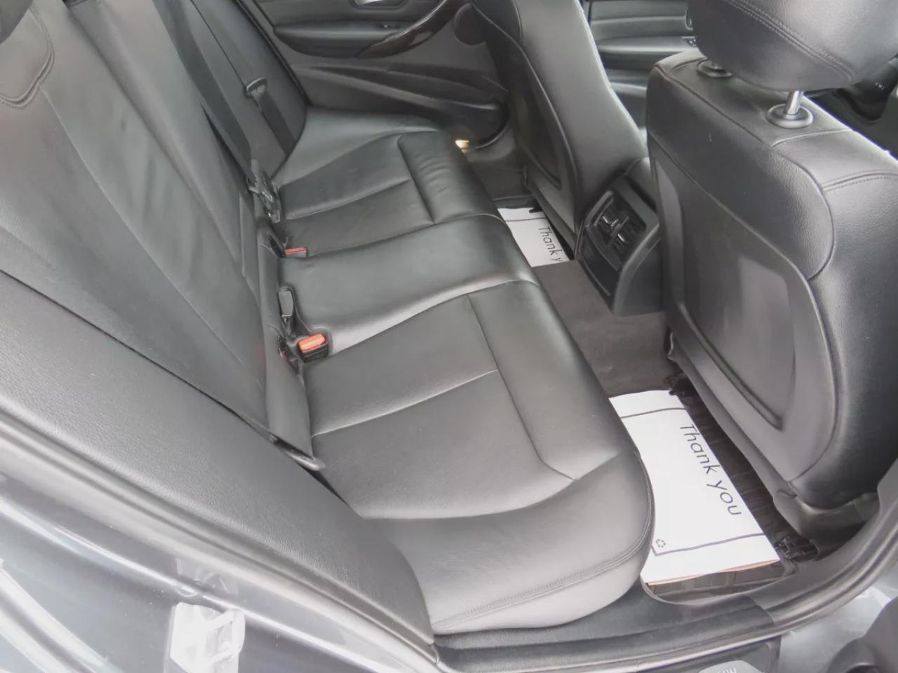 2014 BMW 3 Series 320i xDrive (**SAFETY/CERTIFIED!!**CLEAN TITLE/NO ACCIDENTS!!**VERY LOW KM!!**AWD**ALLOY RIMS**LEATHER**SUNROOF**FOG LIGHTS**HEATED SEATS**CD PLAYER**RUBBER MATS**DUAL CLIMATE CONTROL**DRIVE MODES**PUSH BUTTON START**CRUISE CONTROL**BLUETOOTH**) Photo