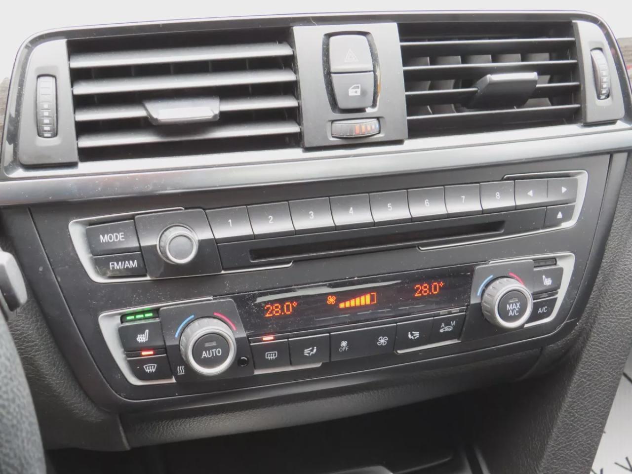 2014 BMW 3 Series 320i xDrive (**SAFETY/CERTIFIED!!**CLEAN TITLE/NO ACCIDENTS!!**VERY LOW KM!!**AWD**ALLOY RIMS**LEATHER**SUNROOF**FOG LIGHTS**HEATED SEATS**CD PLAYER**RUBBER MATS**DUAL CLIMATE CONTROL**DRIVE MODES**PUSH BUTTON START**CRUISE CONTROL**BLUETOOTH**) Photo