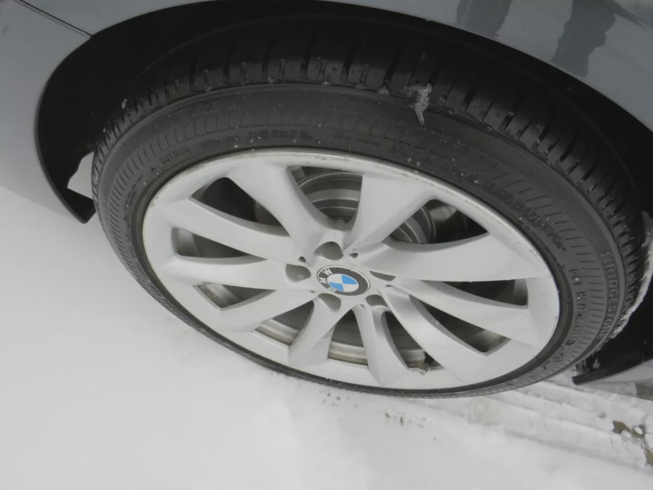 2014 BMW 3 Series 320i xDrive (**SAFETY/CERTIFIED!!**CLEAN TITLE/NO ACCIDENTS!!**VERY LOW KM!!**AWD**ALLOY RIMS**LEATHER**SUNROOF**FOG LIGHTS**HEATED SEATS**CD PLAYER**RUBBER MATS**DUAL CLIMATE CONTROL**DRIVE MODES**PUSH BUTTON START**CRUISE CONTROL**BLUETOOTH**) Photo