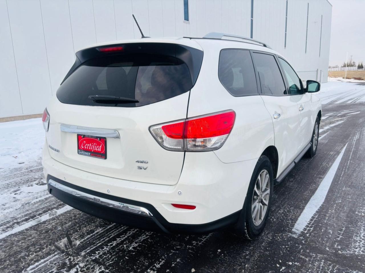 2014 Nissan Pathfinder SL 4dr SUV 4WD (3.5L 6cyl CVT) Photo4