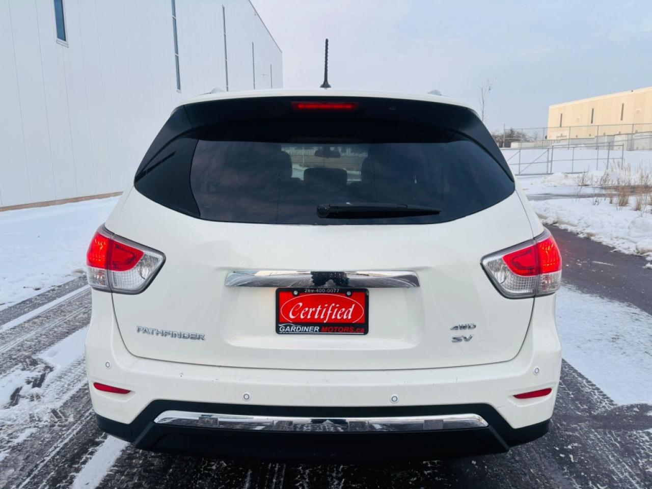 2014 Nissan Pathfinder SL 4dr SUV 4WD (3.5L 6cyl CVT) Photo