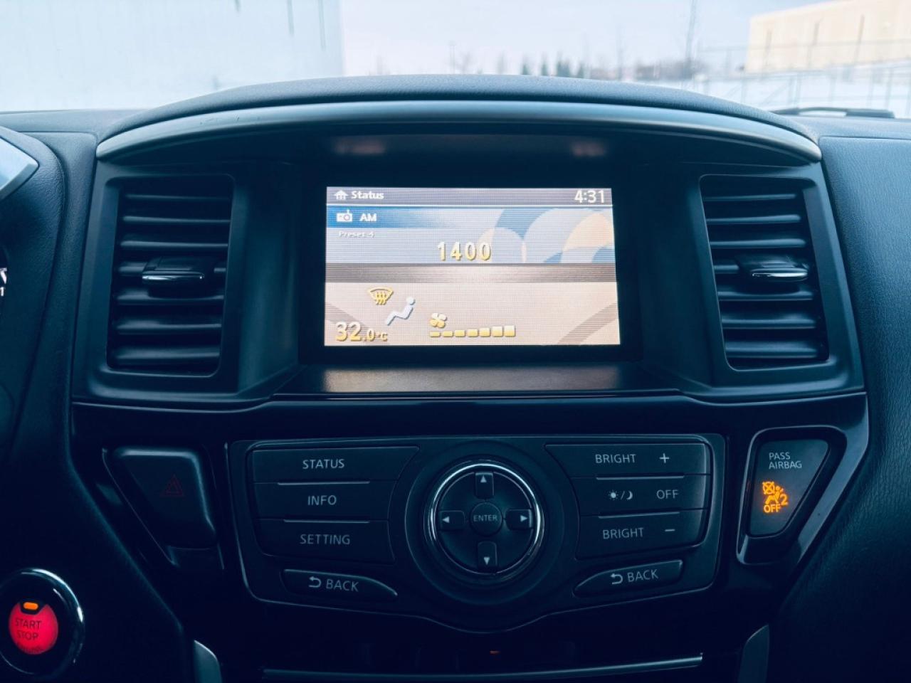 2014 Nissan Pathfinder SL 4dr SUV 4WD (3.5L 6cyl CVT) Photo