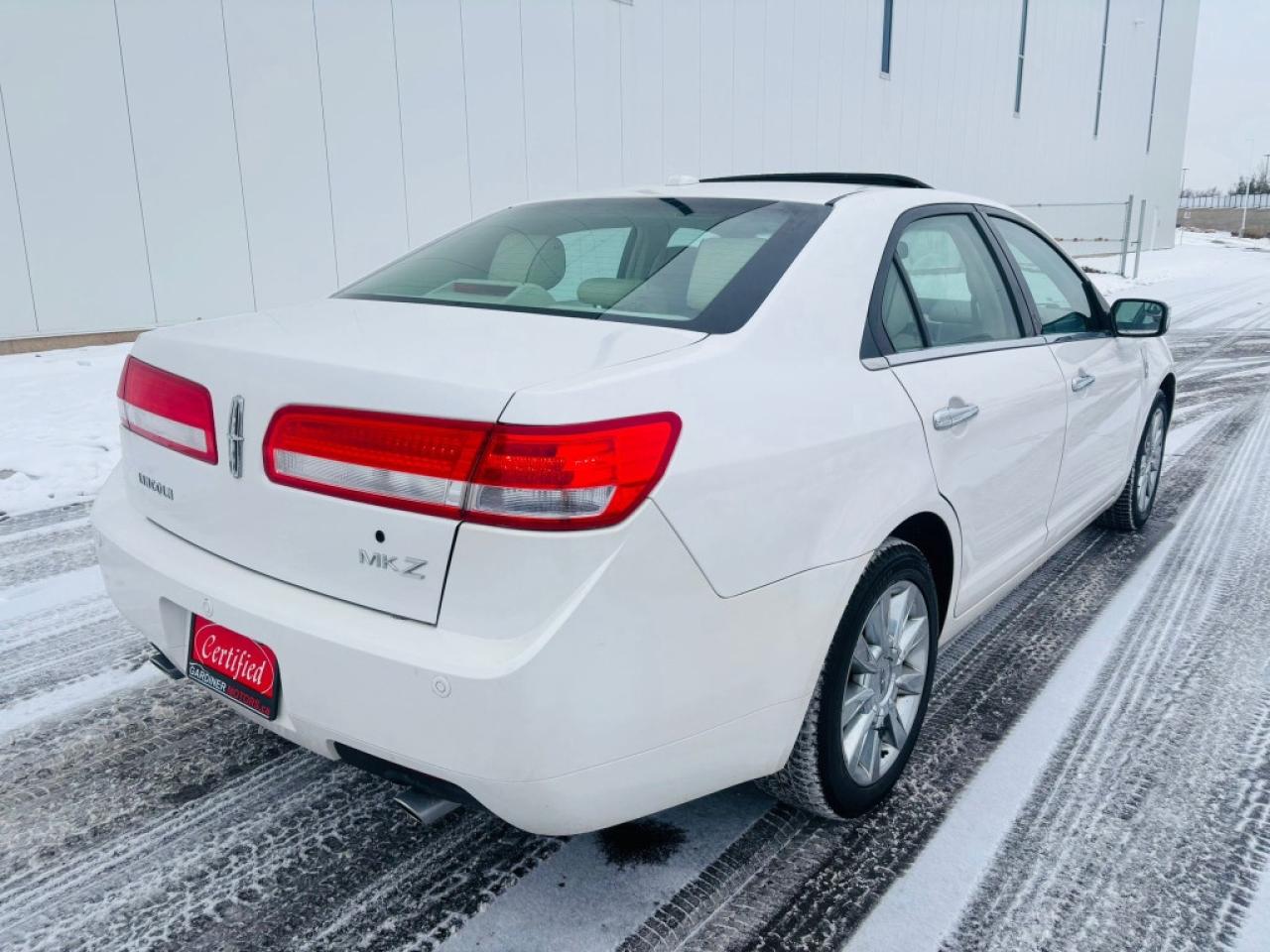 2011 Lincoln MKZ 4dr Sedan (3.5L 6cyl 6A) Photo4