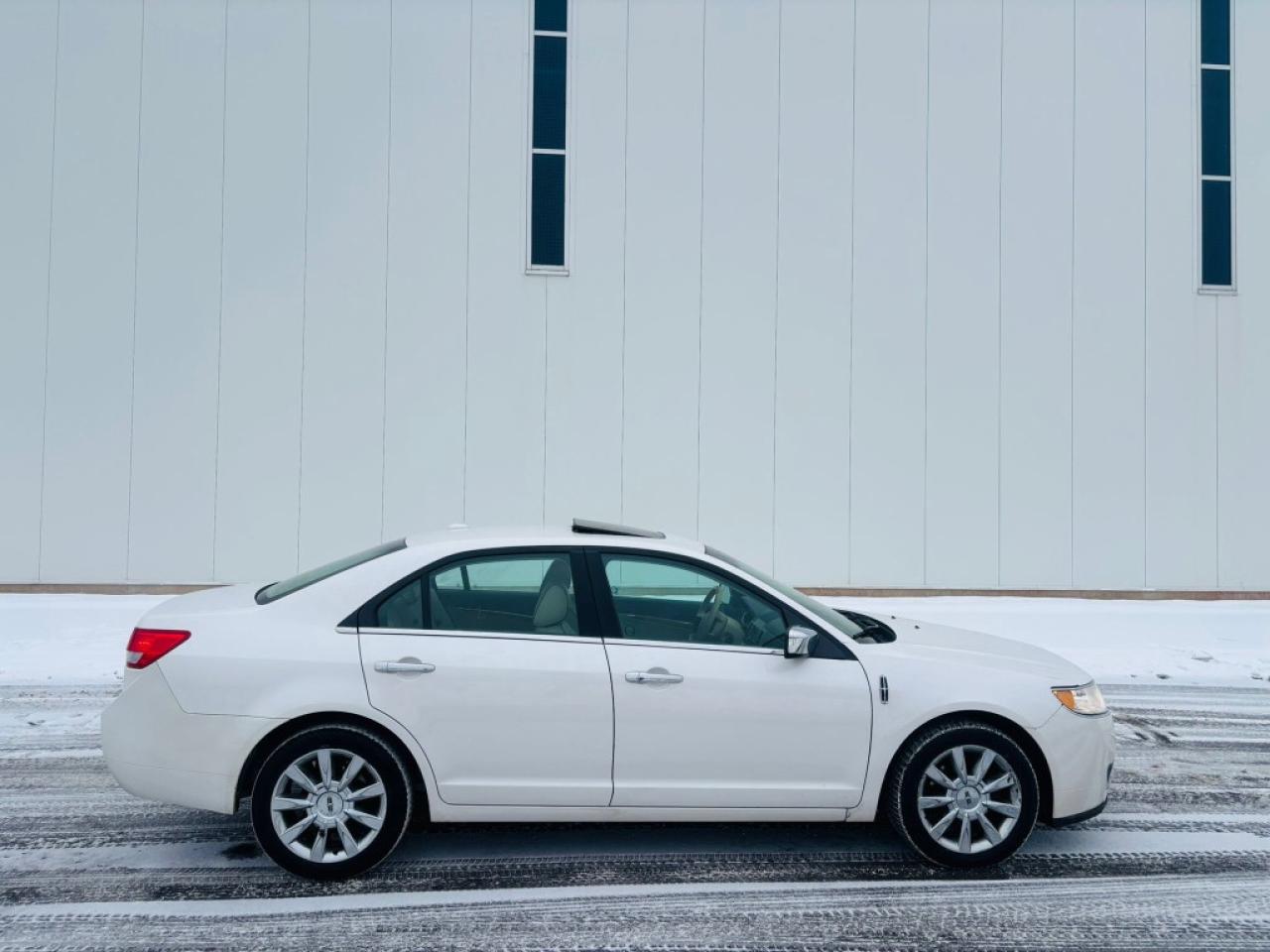 2011 Lincoln MKZ 4dr Sedan (3.5L 6cyl 6A) Photo