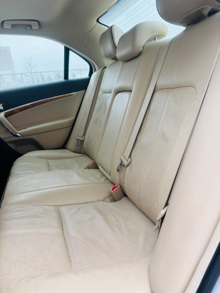 2011 Lincoln MKZ 4dr Sedan (3.5L 6cyl 6A) Photo