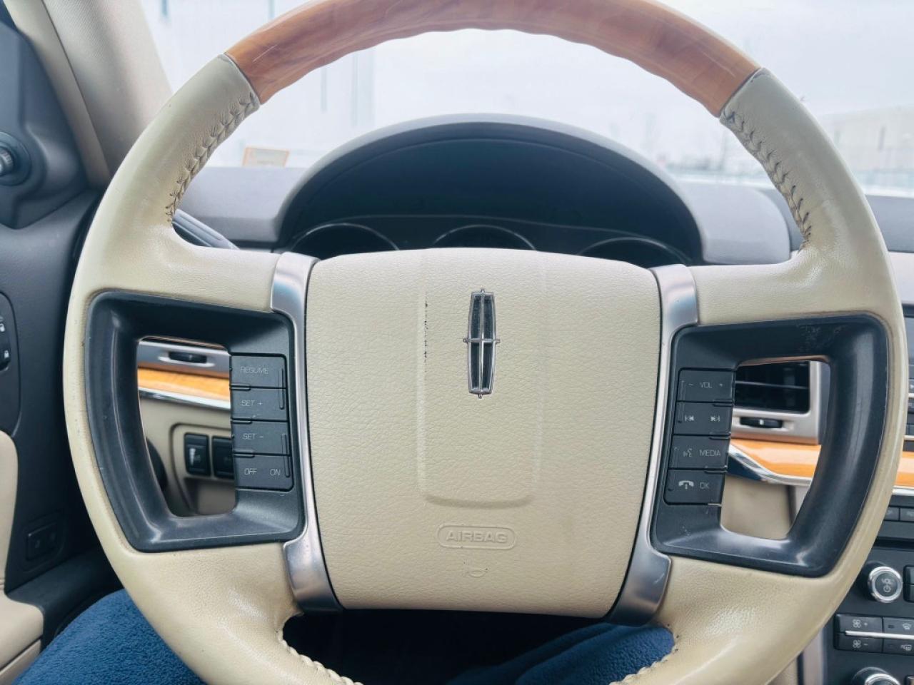 2011 Lincoln MKZ 4dr Sedan (3.5L 6cyl 6A) Photo