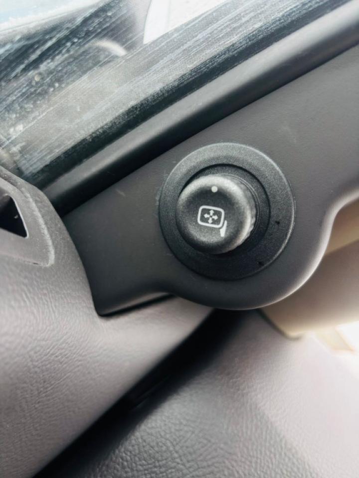 2011 Lincoln MKZ 4dr Sedan (3.5L 6cyl 6A) Photo