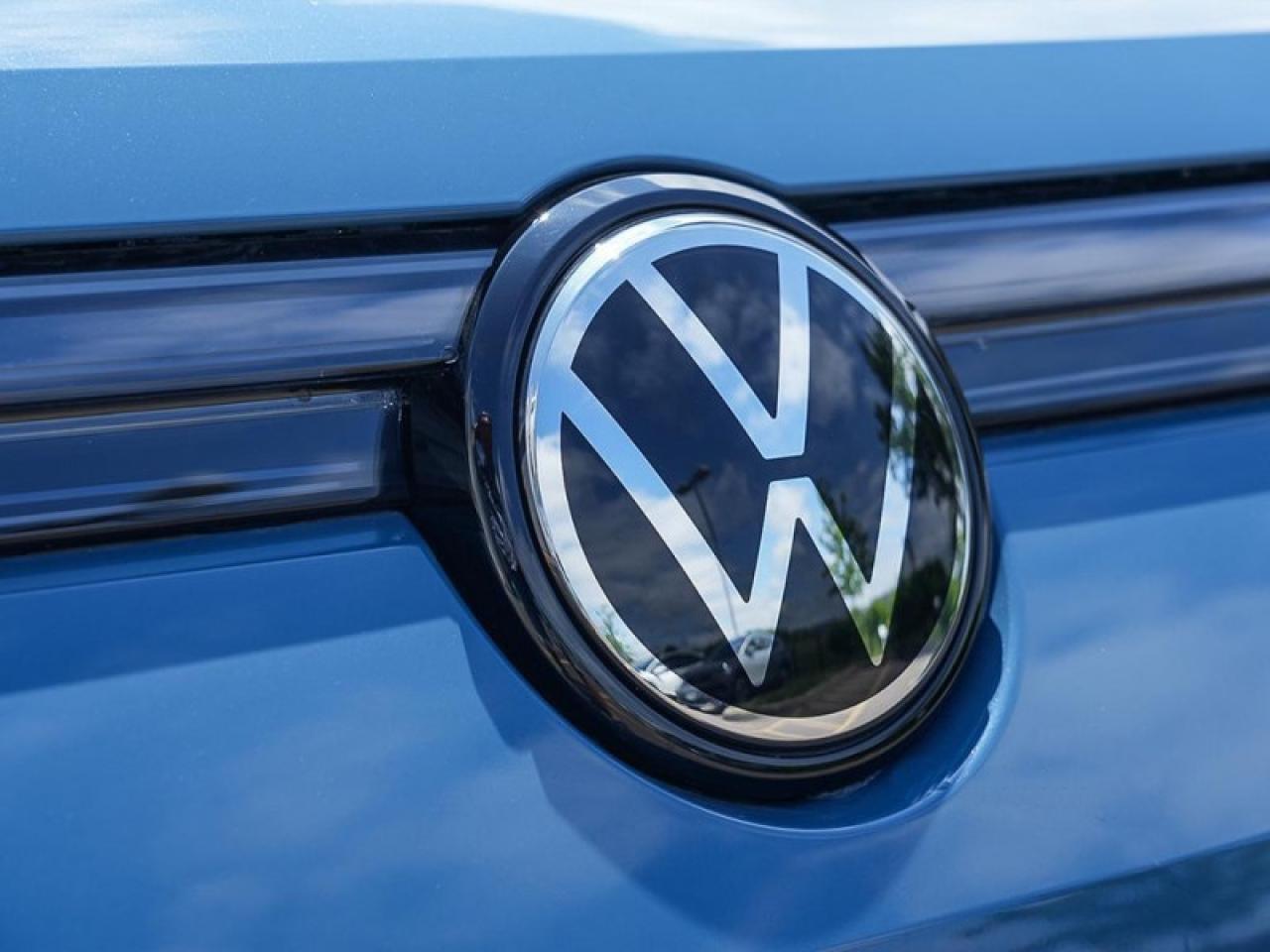 2026 Volkswagen Tiguan Comfortline R-Line Black Edition Photo