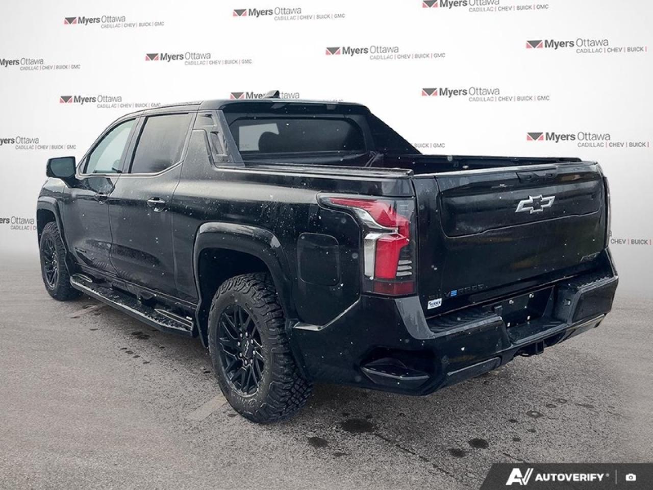 2024 Chevrolet Silverado EV RST  RST, MAX RANGE, 4WD, SUNROOF Photo