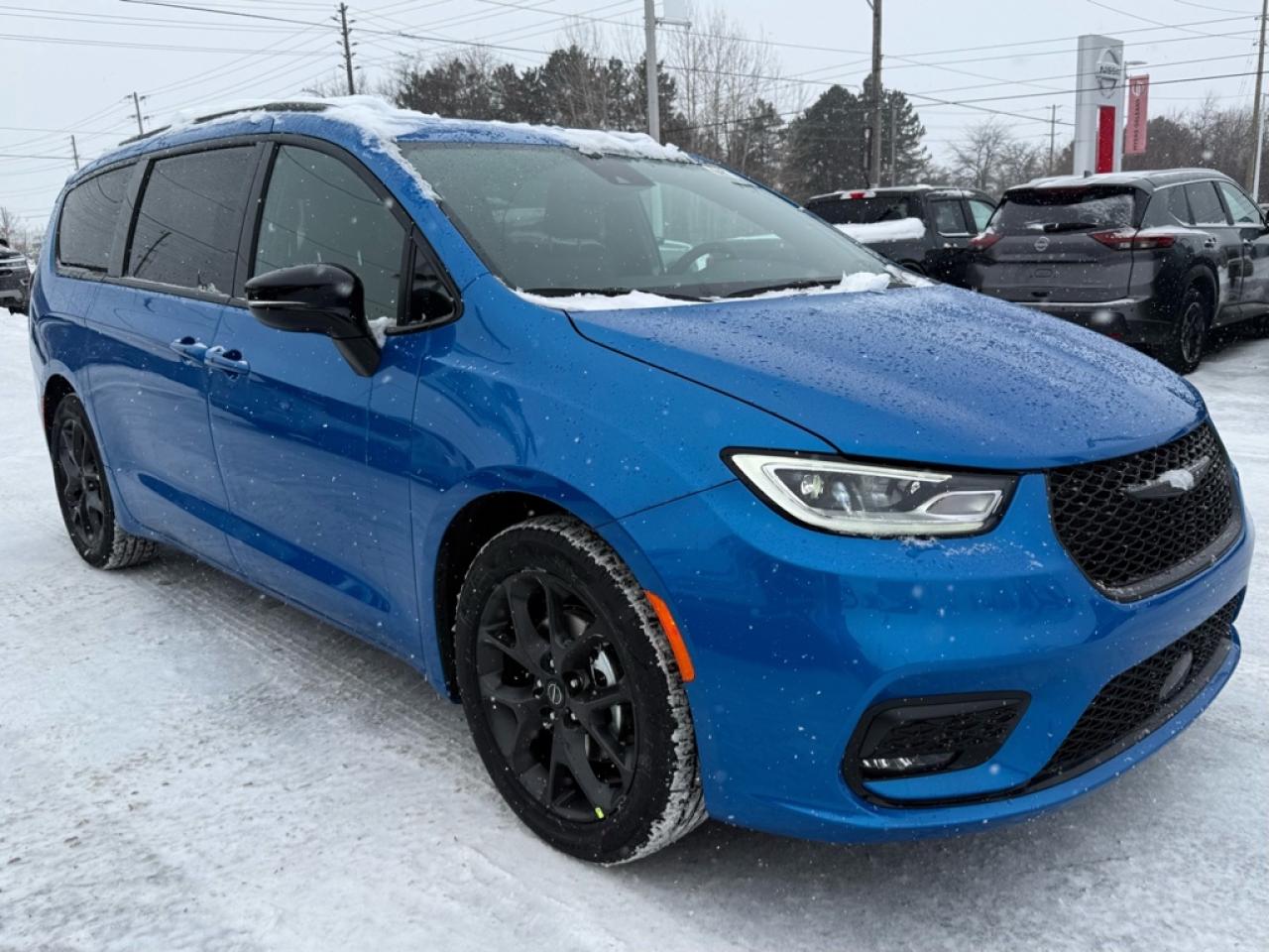 2026 Chrysler Pacifica Select  - $154.32 /Wk Photo