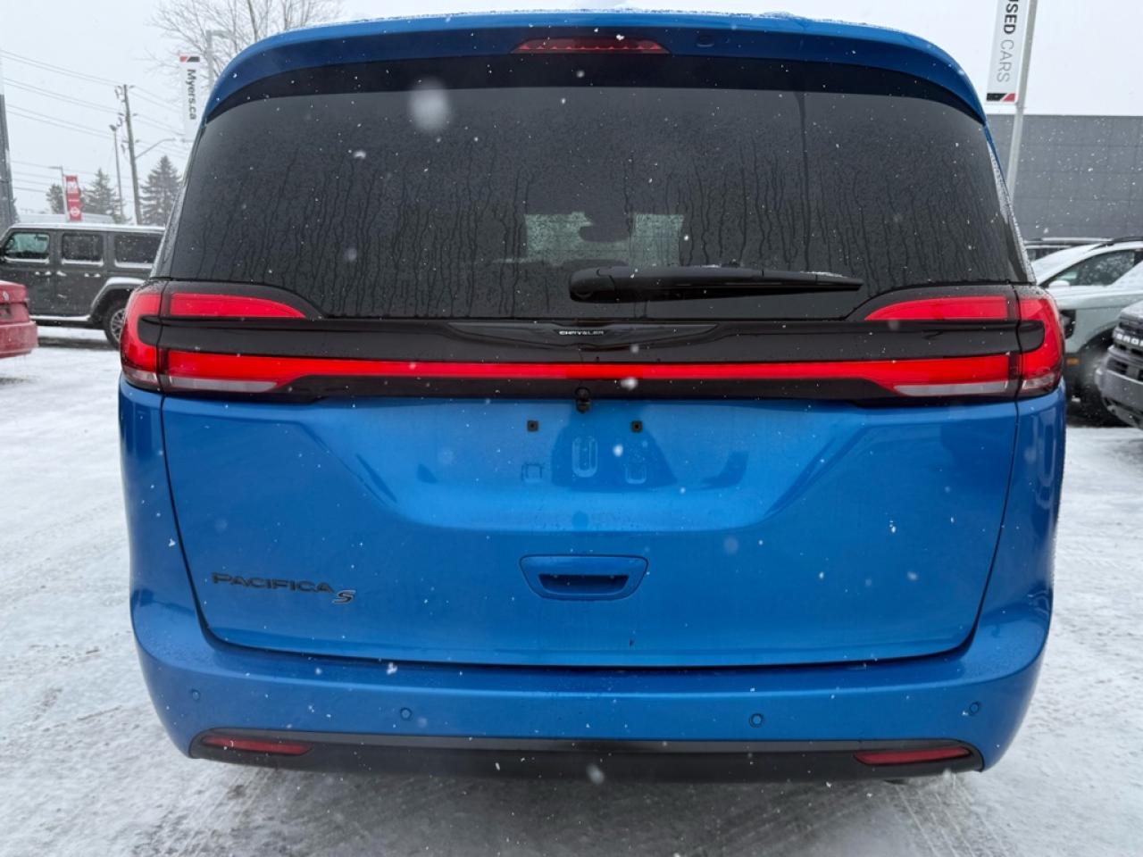 2026 Chrysler Pacifica Select  - $154.32 /Wk Photo