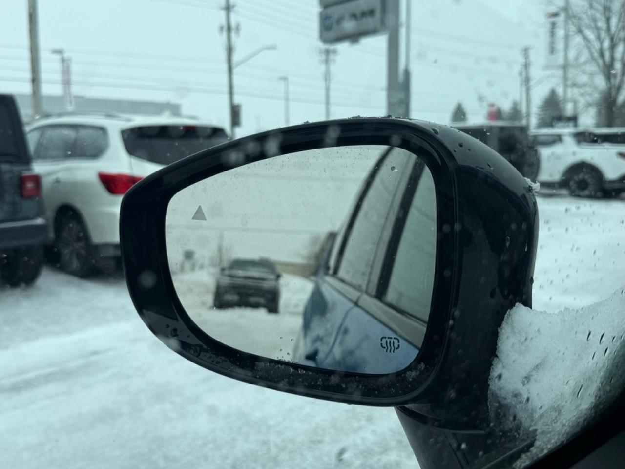 2026 Chrysler Pacifica Select  - $154.32 /Wk Photo