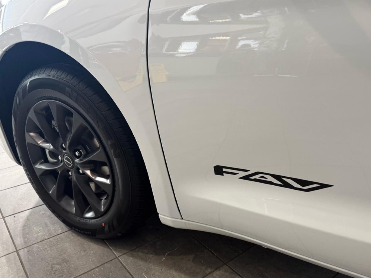 2026 Chrysler Pacifica Select  Rear Entertainment Photo