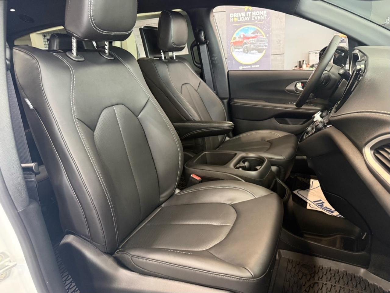 2026 Chrysler Pacifica Select  Rear Entertainment Photo