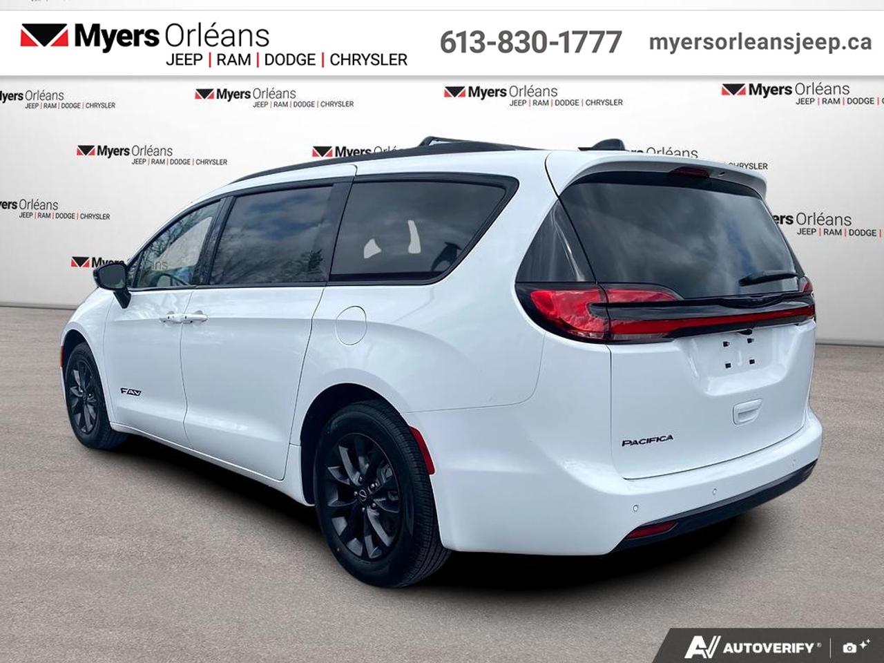 2026 Chrysler Pacifica Select  -Rear Entertainment Photo