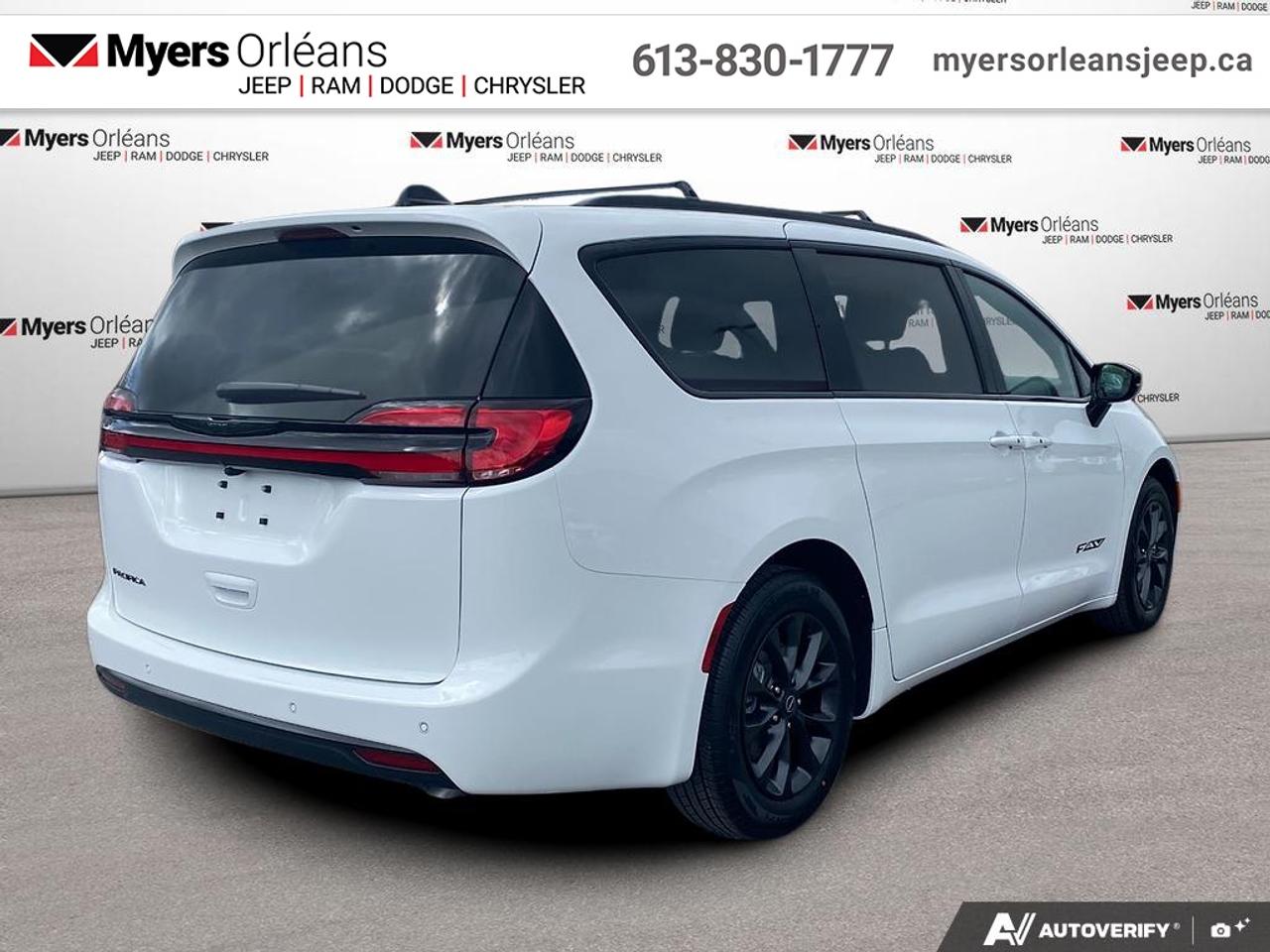2026 Chrysler Pacifica Select  -Rear Entertainment Photo
