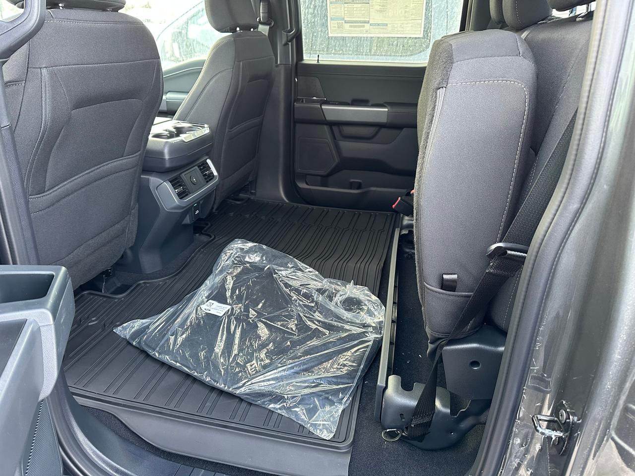 2026 Ford F-150 XLT 4WD SuperCrew 5.5' Box 302A Photo5