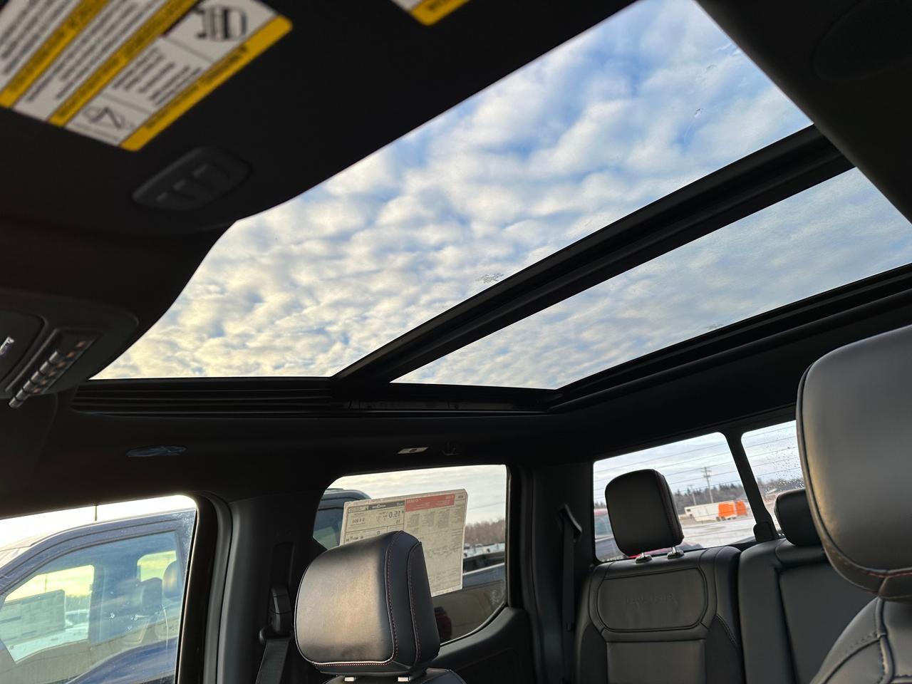 2025 Ford F-150 RAPTOR 4WD SuperCrew 5.5' Box 801A Photo5