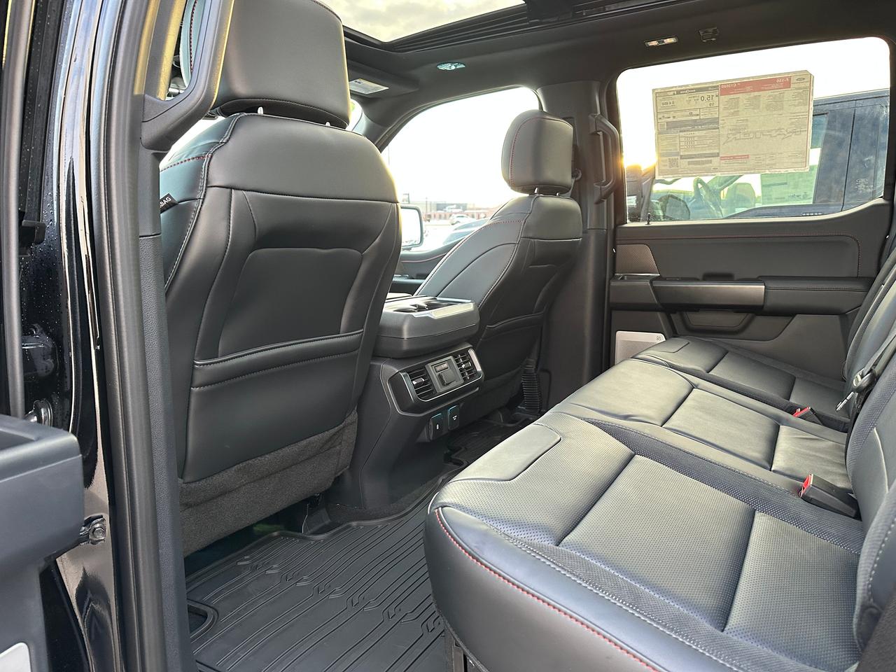 2025 Ford F-150 RAPTOR 4WD SuperCrew 5.5' Box 801A Photo5