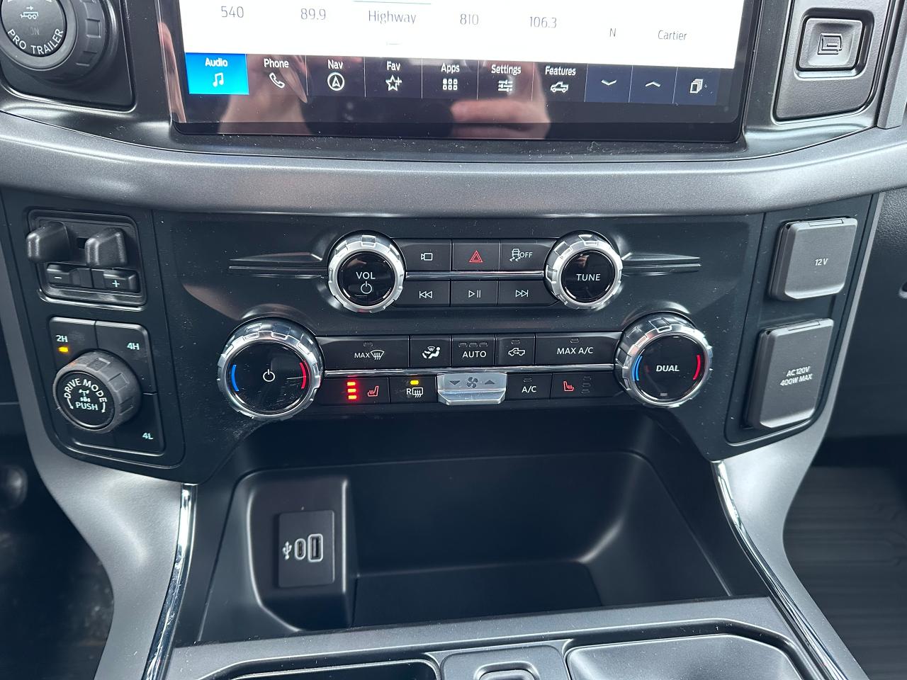 2025 Ford F-150 XLT 4WD SuperCrew 5.5' Box 302A Photo5