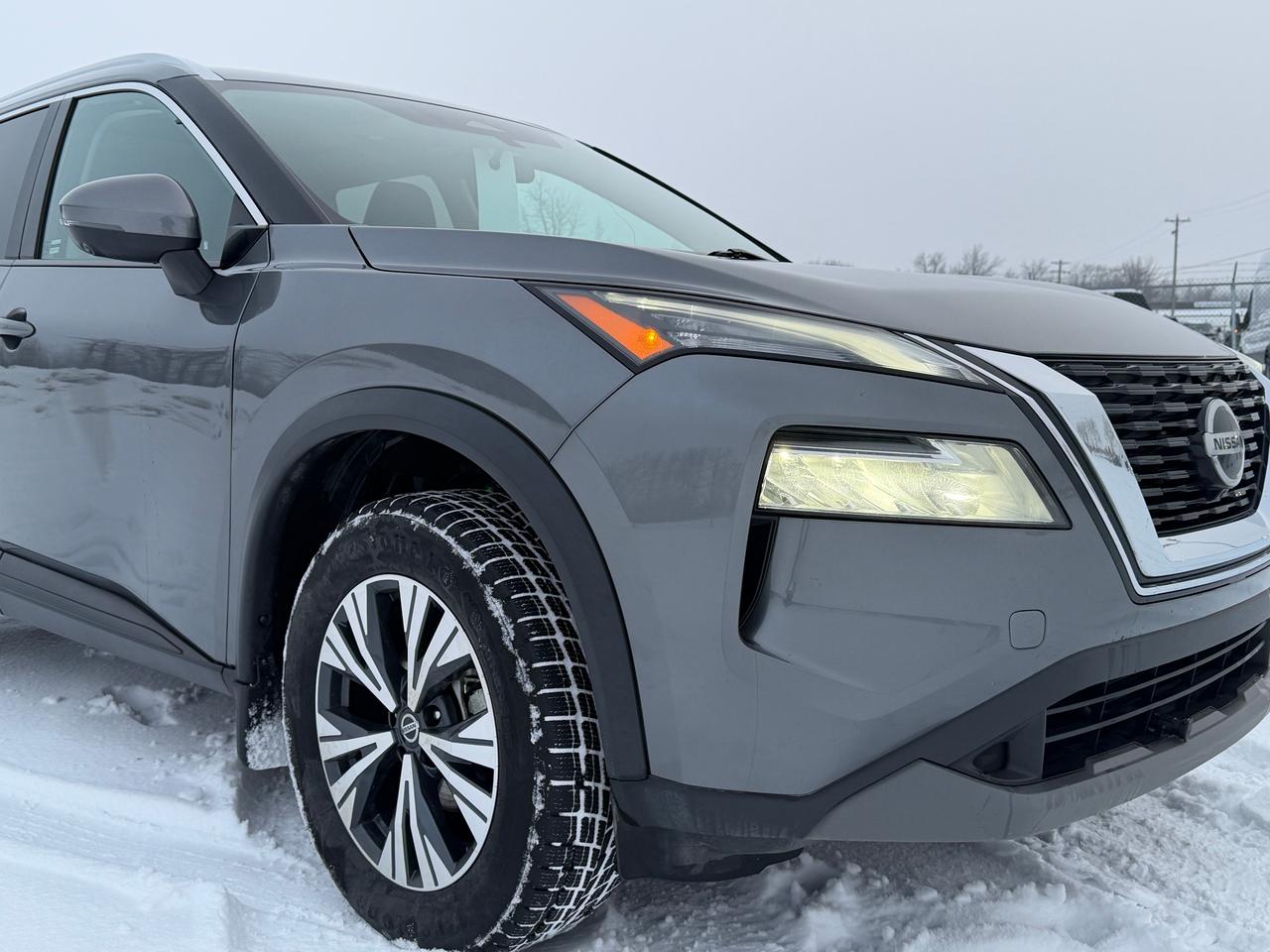 2021 Nissan Rogue SV Photo2