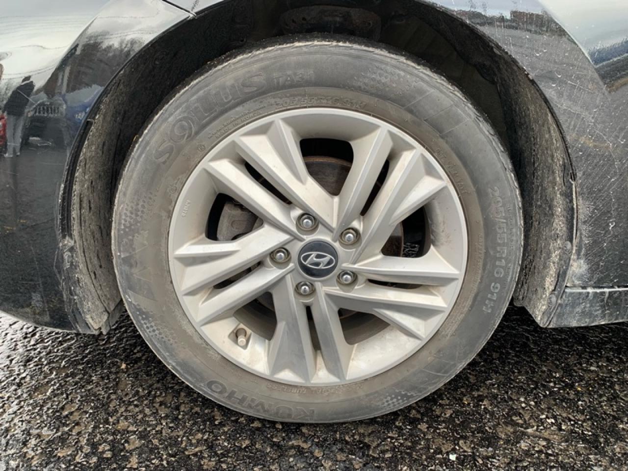 2019 Hyundai Elantra Preferred w/sun and safety pkg Photo