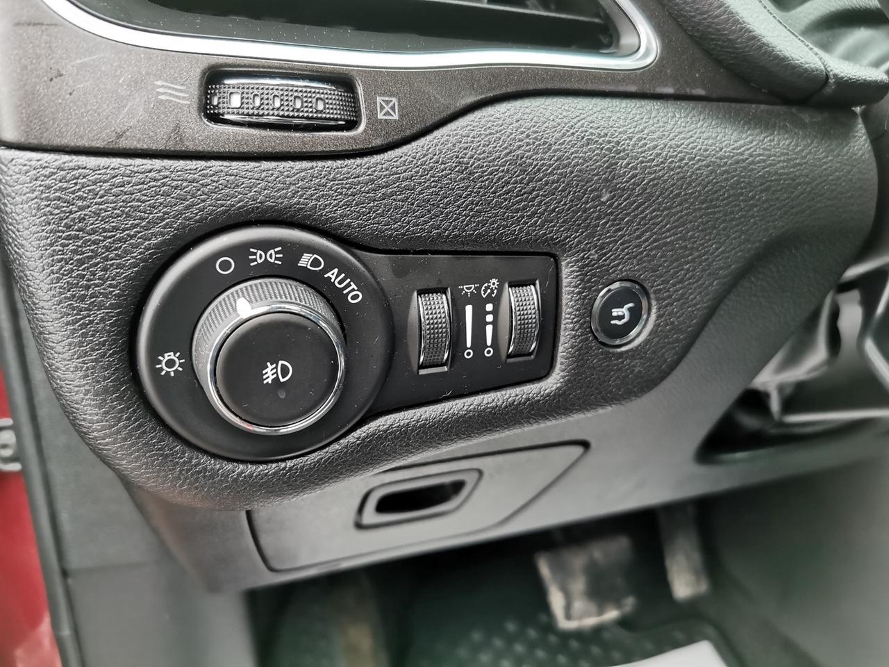 2019 Jeep Cherokee Trailhawk Photo