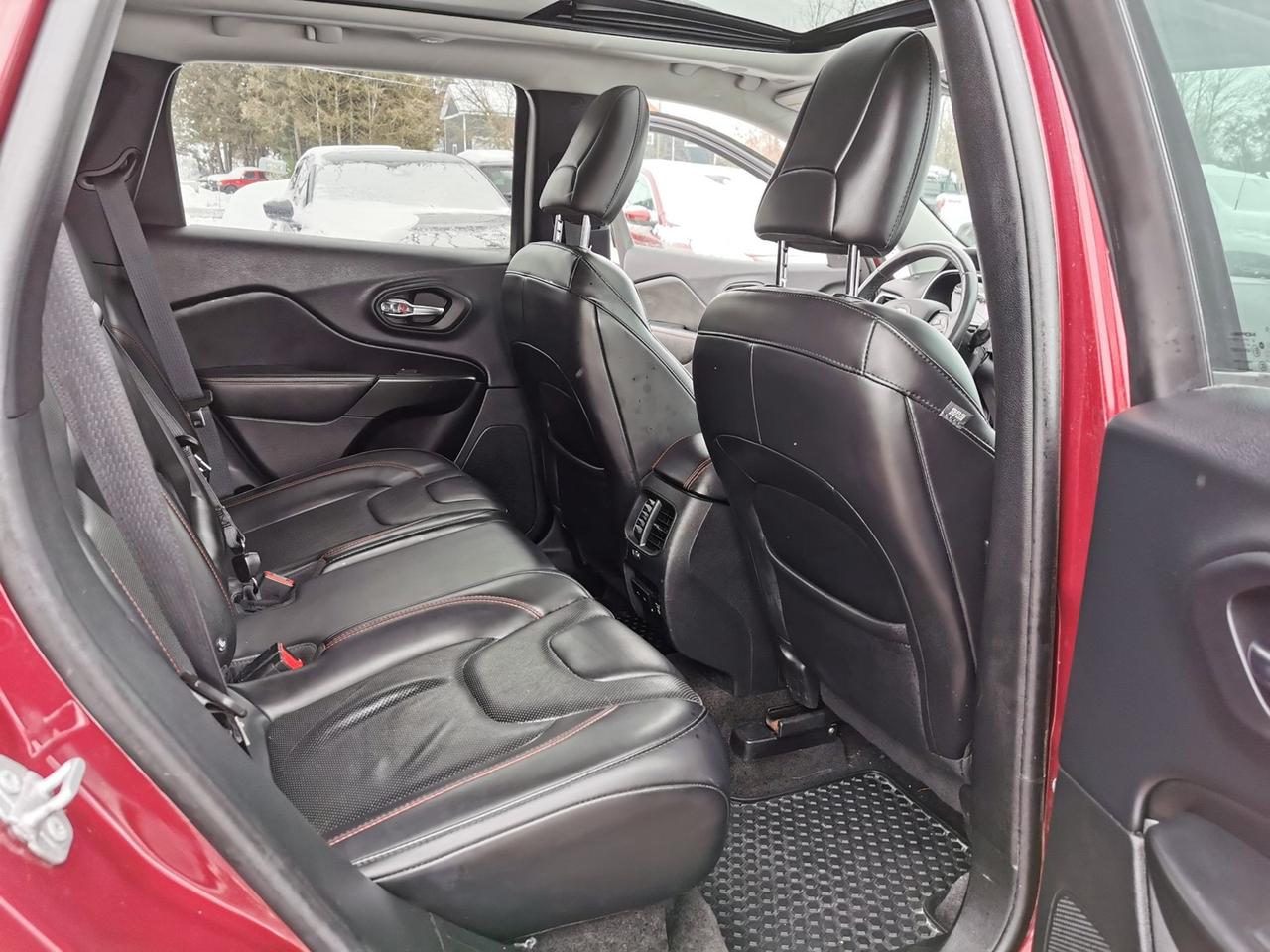 2019 Jeep Cherokee Trailhawk Photo